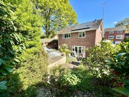 16, Amberslade Walk, Southampton SO45 4NW