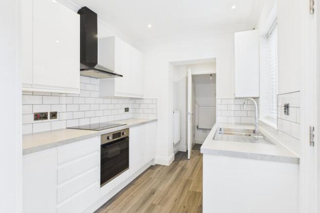 CAM02519G0-PR0348-STILL004