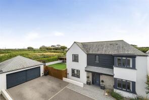 10, Kelsey Drive, Newquay TR8 5FR