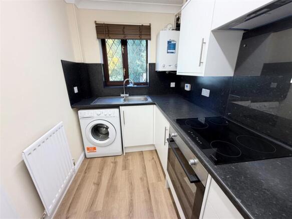 Kitchen2.jpg