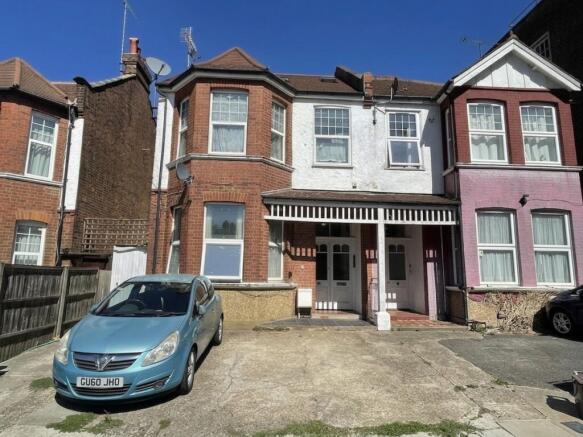 1 bedroom ground floor flat