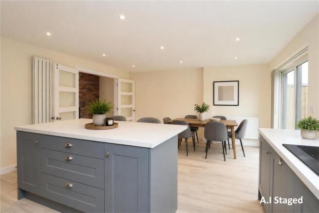 4 bed Semi-Detached for sale Image 6