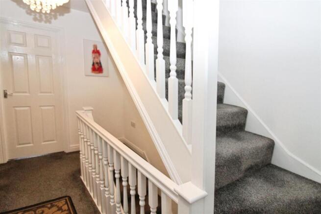 3 bed Terraced for sale Image 9