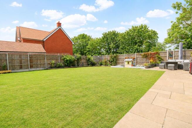 Weale Close, Hatfield Peverel, Chelmsford photo 4