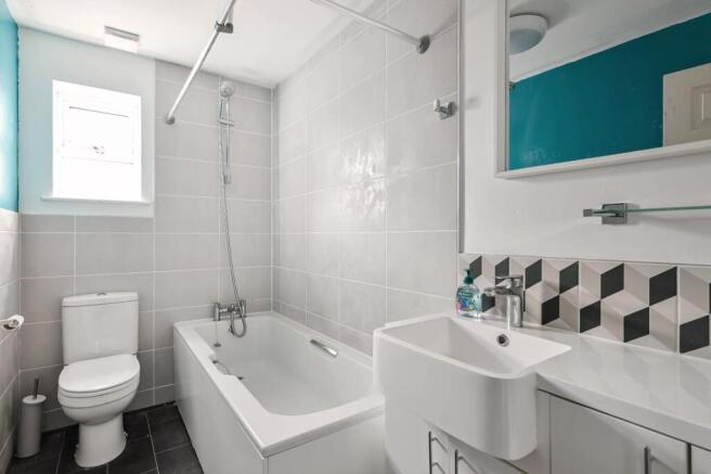 2 bed Flat to rent Image 9