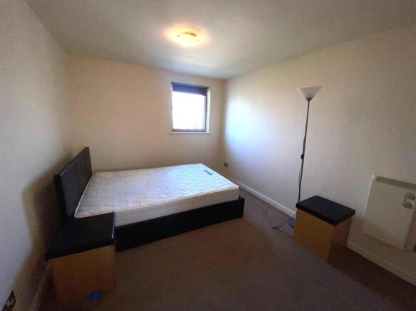 Bedroom 1 (3).jpeg