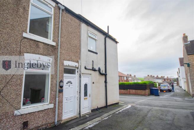 2 bed Terraced to rent Image 8