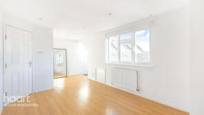 45c, Chigwell Road, South Woodford, London E18 1NG