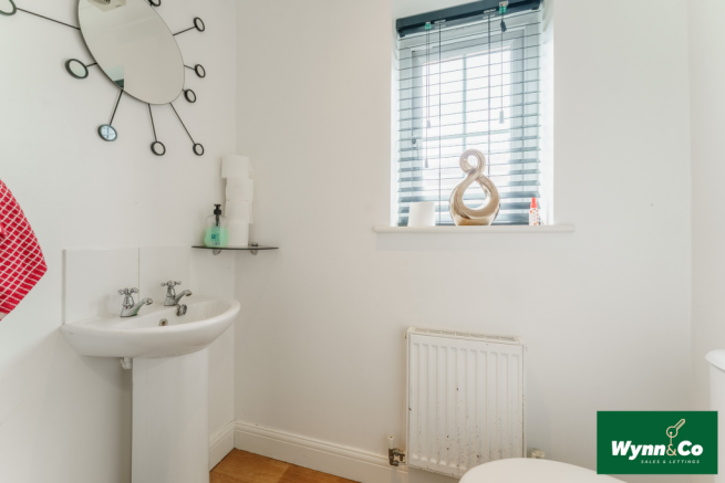 4 bed Town House for sale Image 5