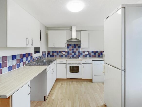 kitchen 2.jpg