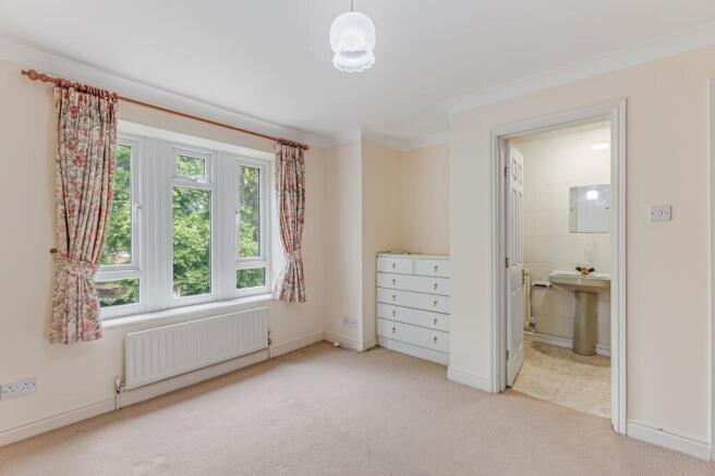 2 bed Flat for sale Image 11
