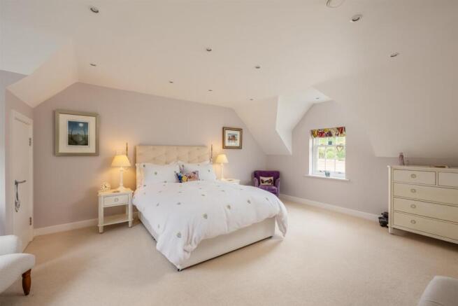 3 bed House for sale Image 8
