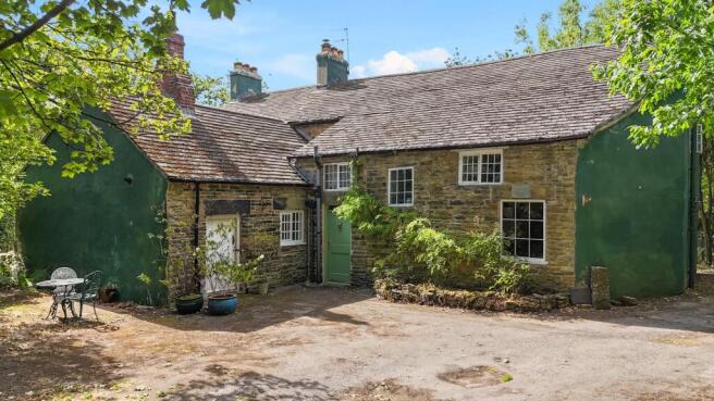 4 bed House for sale Image 7