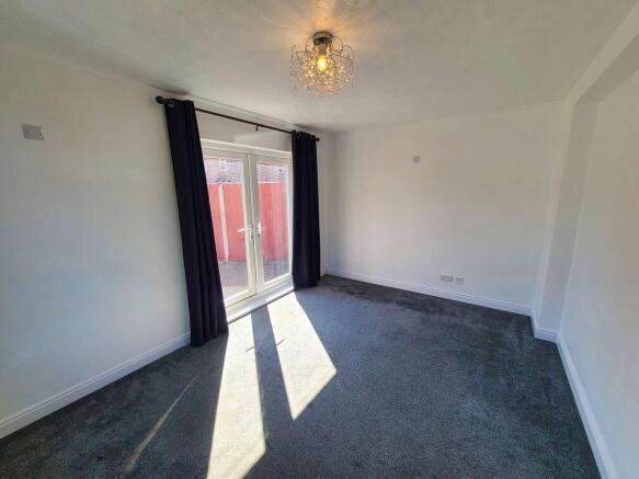 Testwood Crescent, Totton, SO40 3NJ photo 4