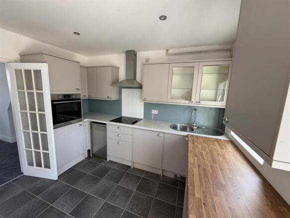 Kitchen (3).jpeg