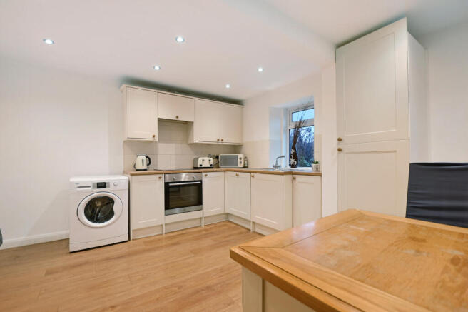 4 bed Semi-Detached for sale Image 5