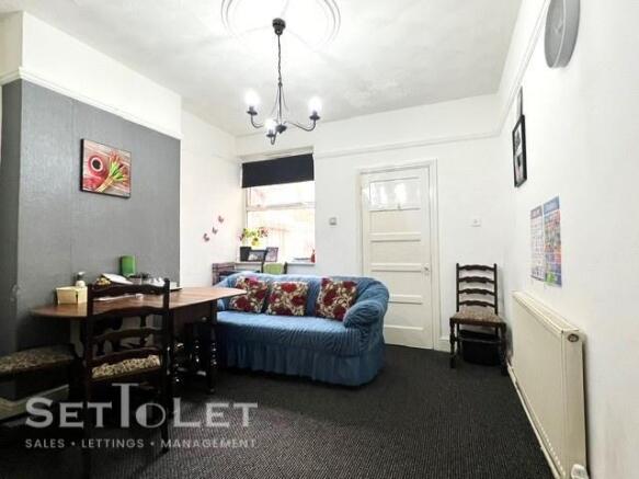 31 Chartley Road, LE31AB - Sale 4.jpg