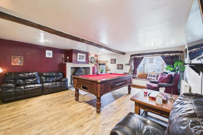 5 bed Detached for sale Image 6