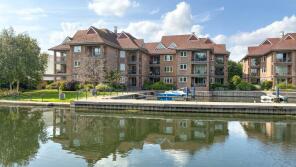 38, The Eights Marina, Mariners Way, Cambridge CB4 1ZA