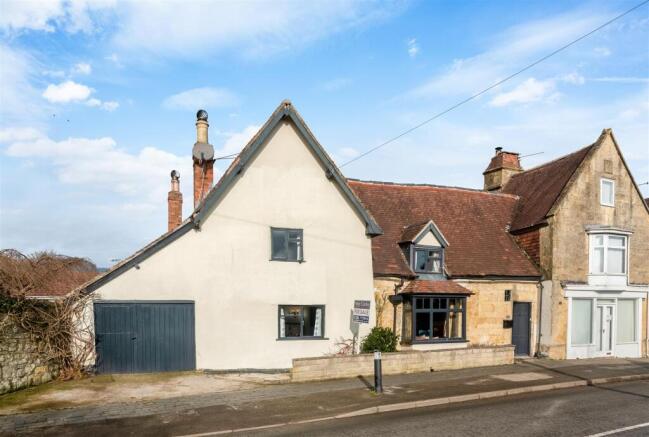 Tudor House-2.jpg