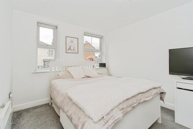 2 bed Apartment for sale Image 5