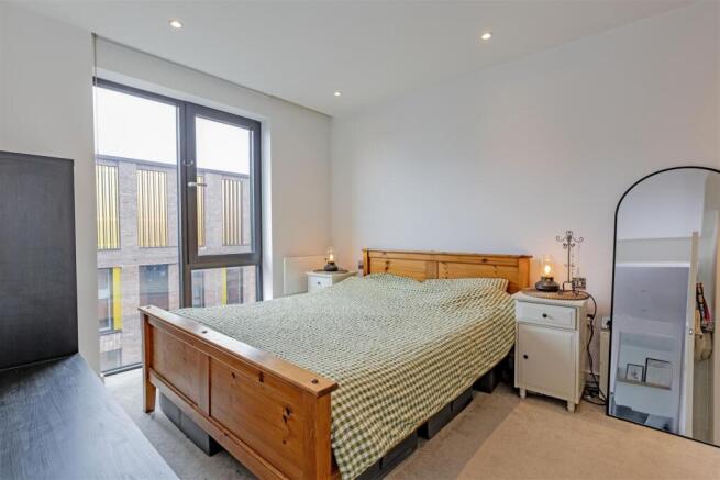 2 bed Flat for sale Image 10