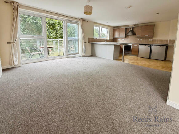 2 bed Apartment for sale Image 5