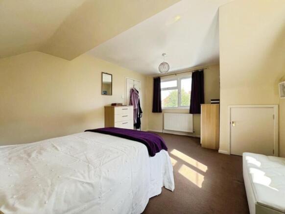 pbox-bedroom-344492.JPG