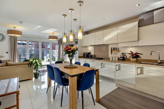 8594308-interior01-800.jpg