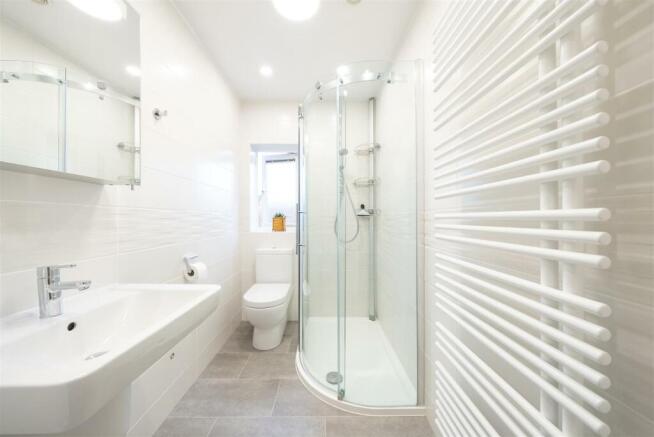 En-suite Shower