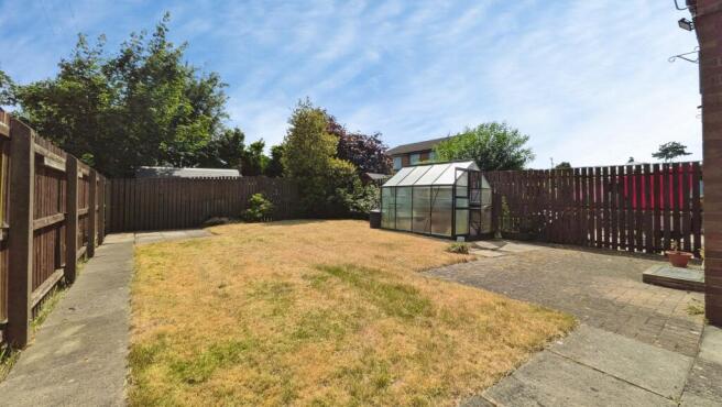 2 bed Semi-Detached to rent Image 10