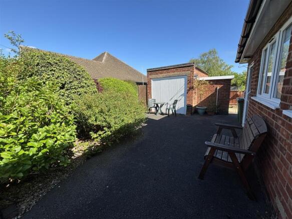 Treaty Road, Glenfield, Leicester photo 4