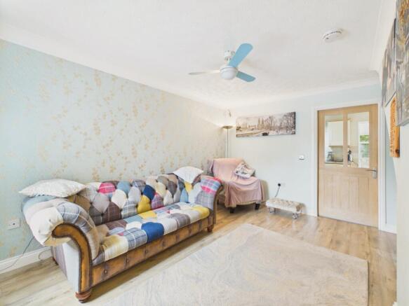 3 bed Semi-Detached for sale Image 2