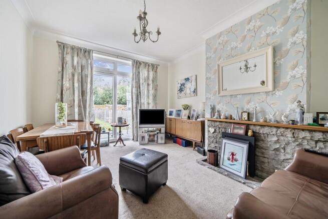 Park Crescent, Enfield photo 4