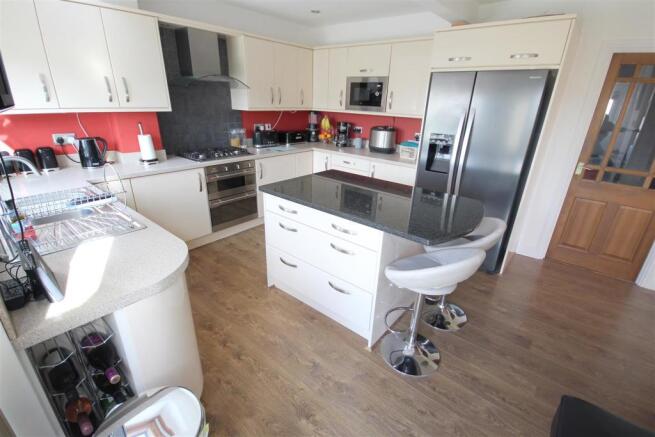 Open Plan Kitchen & Dining Room