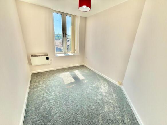 2 bed Apartment for sale Image 11