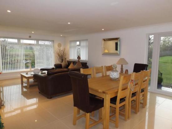 Sitting/Dining Room