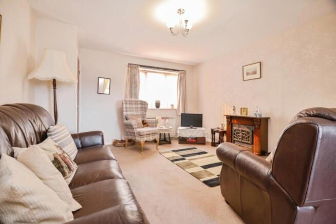 3 bed Semi-Detached for sale Image 4