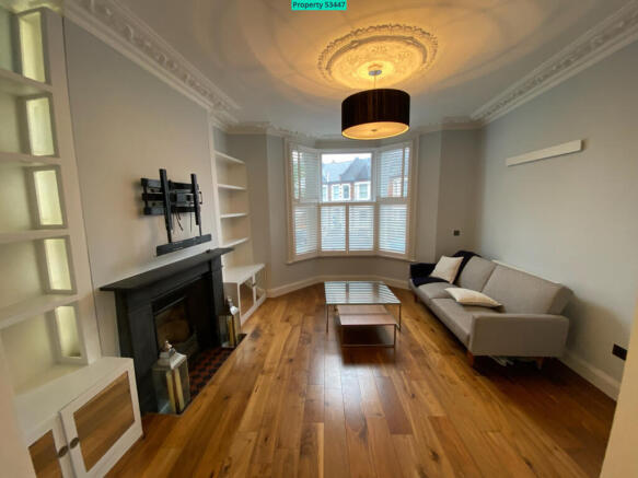 Livingroom (3/3)