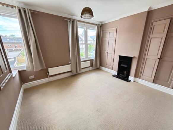 2828e0f0bedroom201