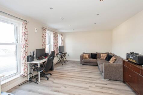 Queens Road, Welling, DA16