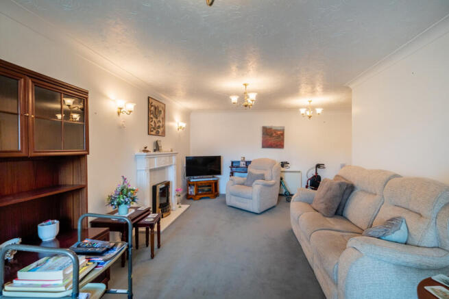 Clifton Drive South, Lytham St. Annes, FY8 photo 4