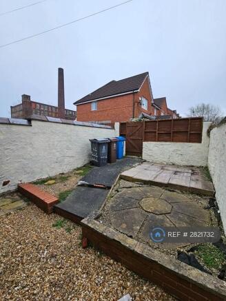 2 bed Terraced to rent Image 11