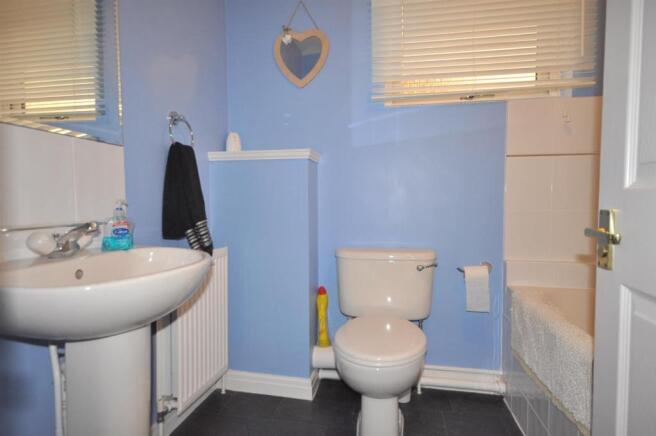 FAMILY BATHROOM