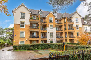 7, 16 The Pines, Knyveton Road, Bournemouth BH1 3QL