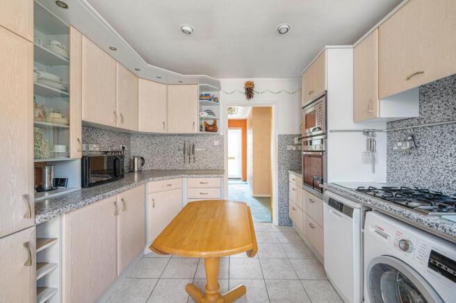 Founthill Avenue, Saltdean, BN2 8AW photo 4