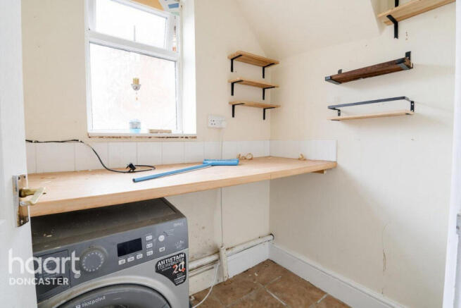 3 bed Semi-Detached for sale Image 8