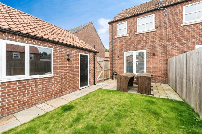 3 bed Semi-Detached for sale Image 12