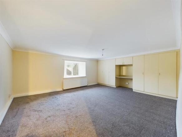 3 bed Semi-Detached to rent Image 8