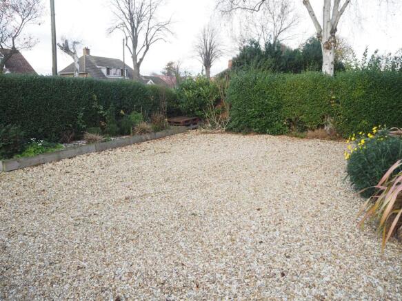 Extensive Driveway 430